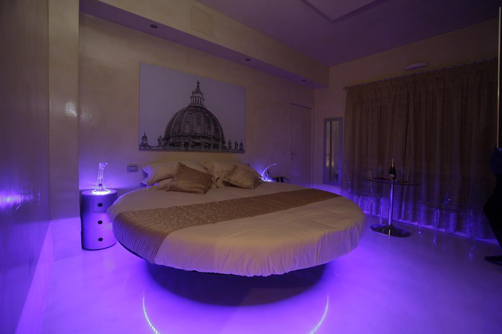 Myrome Vatican Chambre photo